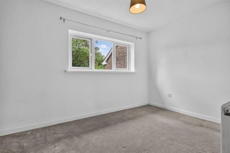 2 bedroom semi-detached house to rent - Photo 4