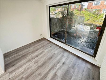 3 bedroom semi-detached house to rent - Photo 3