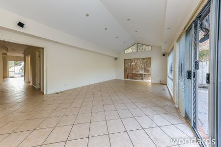 Generous four bedroom home - Photo 5