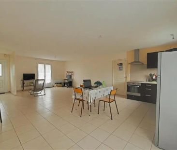 Location maison 3 pièces - 95m² à Chouppes (86110) - Photo 1
