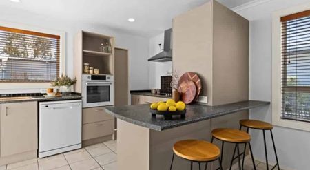 MAREWA - 3 BEDROOMS - Photo 3