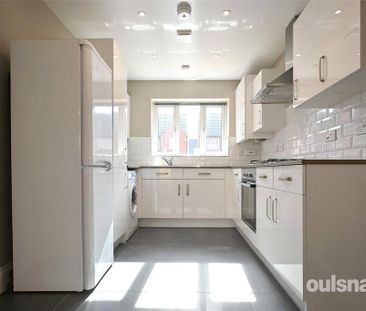 3 bedroom semi-detached house to rent - Photo 5