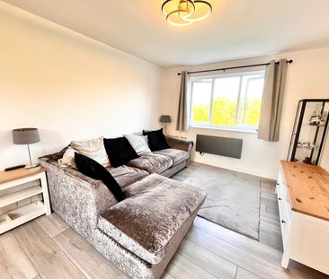 Parklands, Rochford, Essex, SS4 1SY - Photo 2