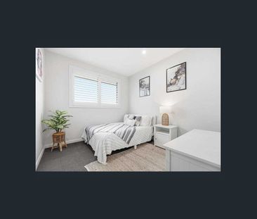 Modern Single-Level Living in a Convenient Melonba! - Photo 3
