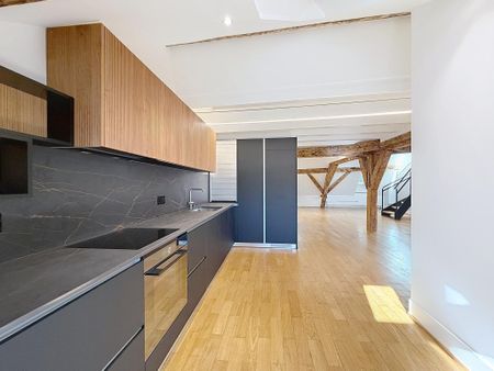 Magnifique appartement sytle Loft, entièrement rénové, au coeur de la Vielle-Ville - Foto 2