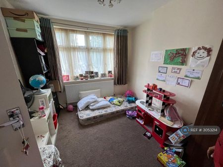 4 bedroom terraced house to rent - Photo 2