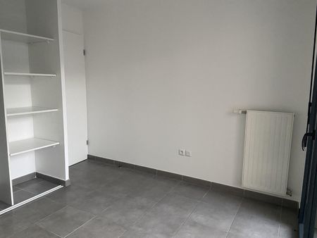 location Appartement T3 DE 63.99m² À COLOMBES - Photo 3