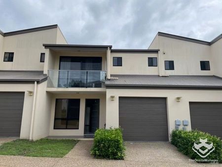 Just a beautiful Home- Little Stretton in Calamvale - Photo 4