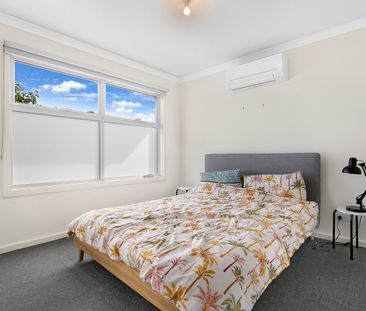 2/42 Eisenhower Street, Reservoir VIC 3073 - Photo 1