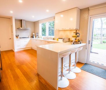 Fully Furnished, Stunning Family Home - Photo 6