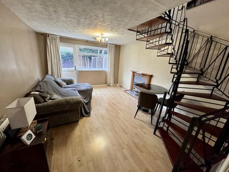 2 bedroom semi-detached house to rent - Photo 2