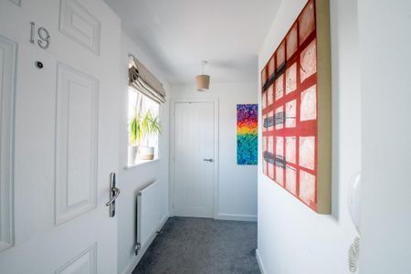 2 bedroom penthouse to rent - Photo 4