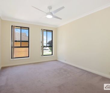Spacious 3-Bedroom Townhouse in Springdale Heights - Photo 1