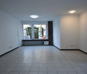 Instapklaar gelijkvloers appartement te huur in hartje Nieuwkerken - Photo 2