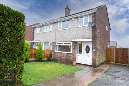 Chelmer Grove, Heywood, Greater Manchester, OL10 - Photo 2