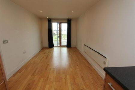 1 bedroom flat to rent - Photo 5