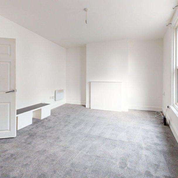 To Let: 2 Bedroom Flat Murray Street, Hartlepool, County Durham, TS26 8PF. - Photo 1