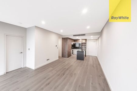 The Premier Choice Three-bedroom residence at Platinum on Peach Tree - Photo 4