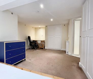 Woodside Avenue, Burley - Photo 4