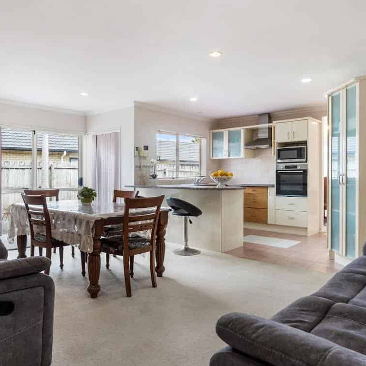 Spacious 5 bedroom family home in a prime location! - Photo 1