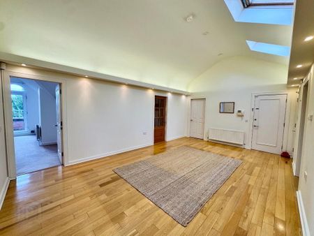 Apt 8, 16 Deramore Park, Belfast, BT9 5JU - Photo 2