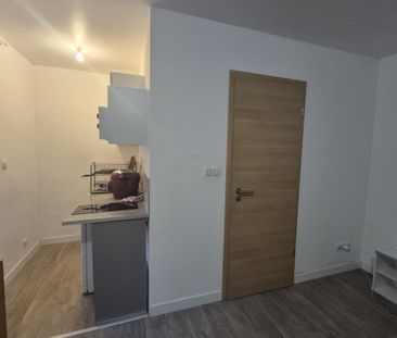 STUDIO MEUBLE - IMMEUBLE RECENT - PLACE DE PARKING - CAVE - Photo 2