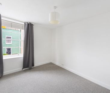 1 Bed Flat - Photo 4