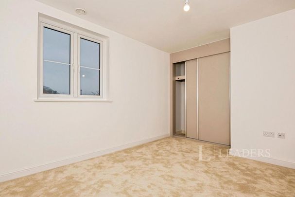 4 bedroom detached house to rent - Photo 1