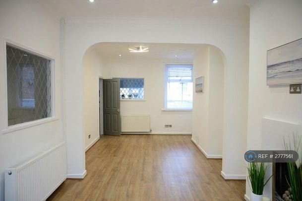 3 bedroom terraced house to rent - Photo 1