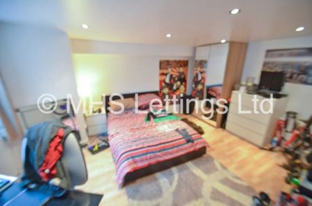 7 Bedroom Mid Terraced House for rent in Norwood Road - Photo 4