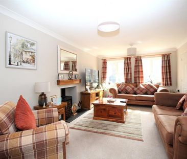 5 bedroom detached house to rent - Photo 2