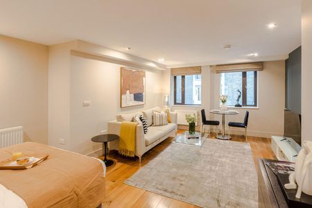 Lovat Lane - Photo 5