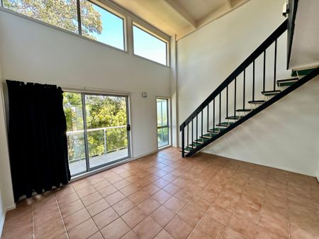 Loft Style Apartment - Mt Eden - Photo 2