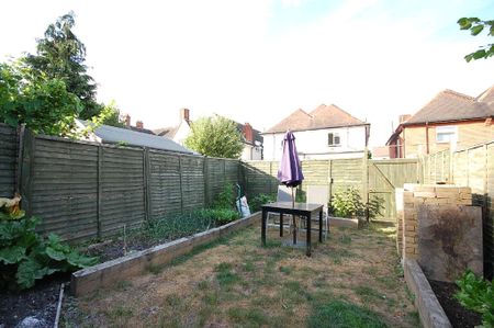 Lower Court Road, Epsom, Surrey, KT19 8SH - Photo 5
