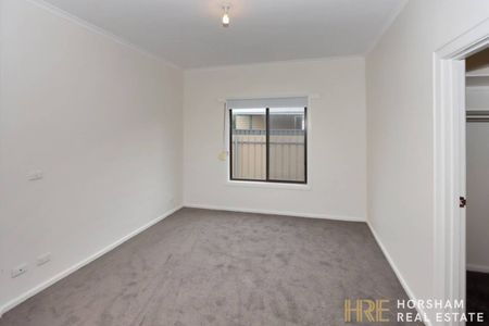 New carpet and Paint - 4 Bedroom Home - Central - Photo 4