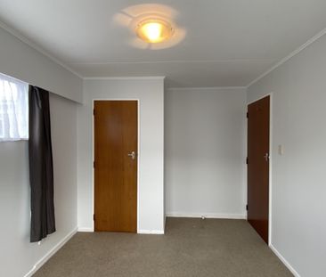4A Hillview Crescent, Paparangi - Photo 1