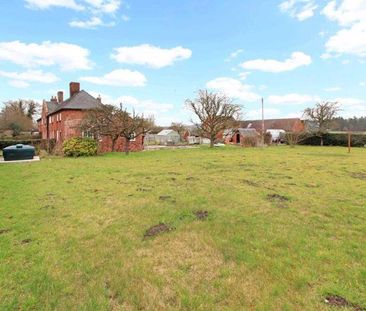 2 bedroom character property to rent - Photo 5