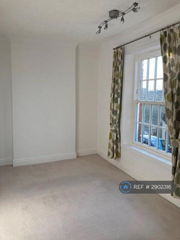 2 bedroom maisonette to rent - Photo 5