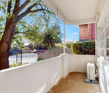FULLY RENOVATED IN BOUTIQUE ART DECO BUILDING - Photo 6