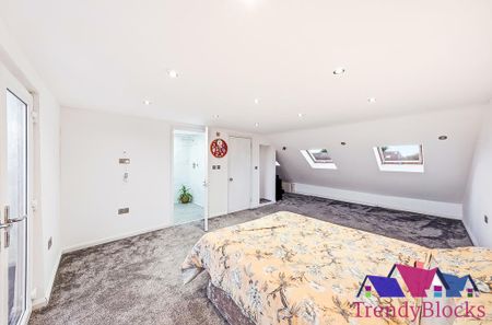 4 bedroom terraced house to rent - Photo 3