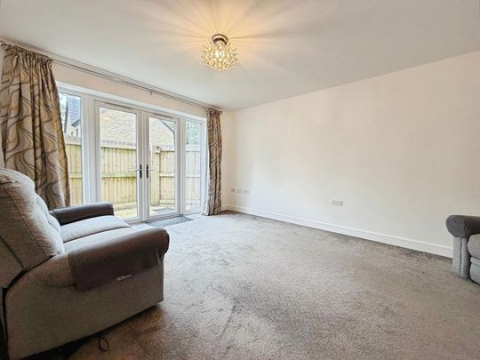 2 bedroom ground floor flat to rent - Photo 1