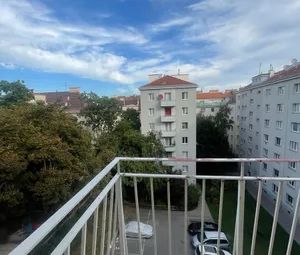 Moderne helle sanierte Balkonwohnung 2 zimmer - Foto 1