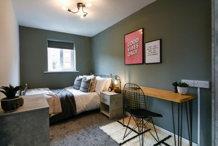 6 bedroom terraced house to rent - Photo 3