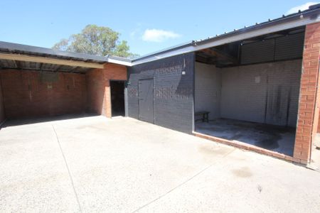 Walking Distance to Warwick Farm Station - Photo 2
