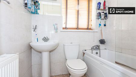 Room for rent in sweet 3-bedroom house, Melrose Park, Dublin - Photo 4