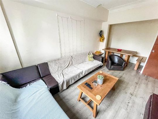 7 bedroom semi-detached house to rent - Photo 1