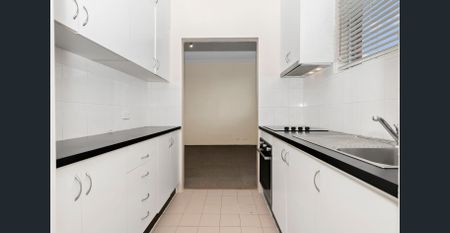 2 Bedroom Unit - Conveniently Located! - Photo 3