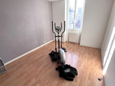 Location Maison de ville 5 pièces 107 m2 à Castelnau-de-Médoc - Photo 2