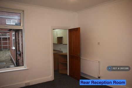 2 bedroom terraced house to rent - Photo 2