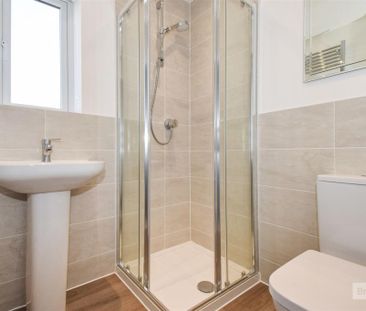 3 bed House To Let - Photo 3